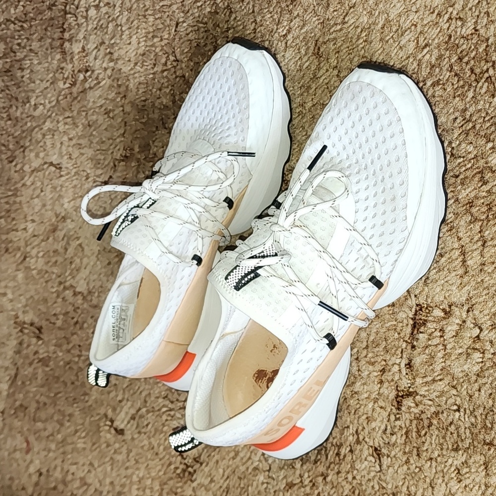 SOREL White Kinetic Impact Sneakers womens Size: 8